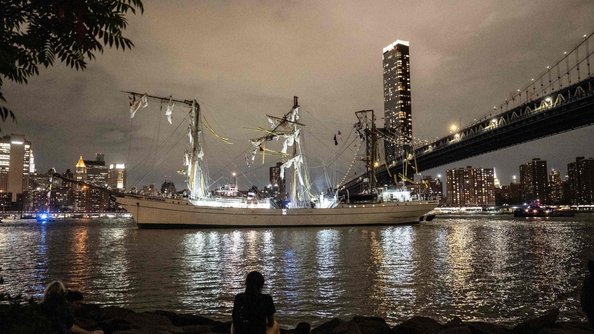 Brooklyn Bridge ship crash kills two people