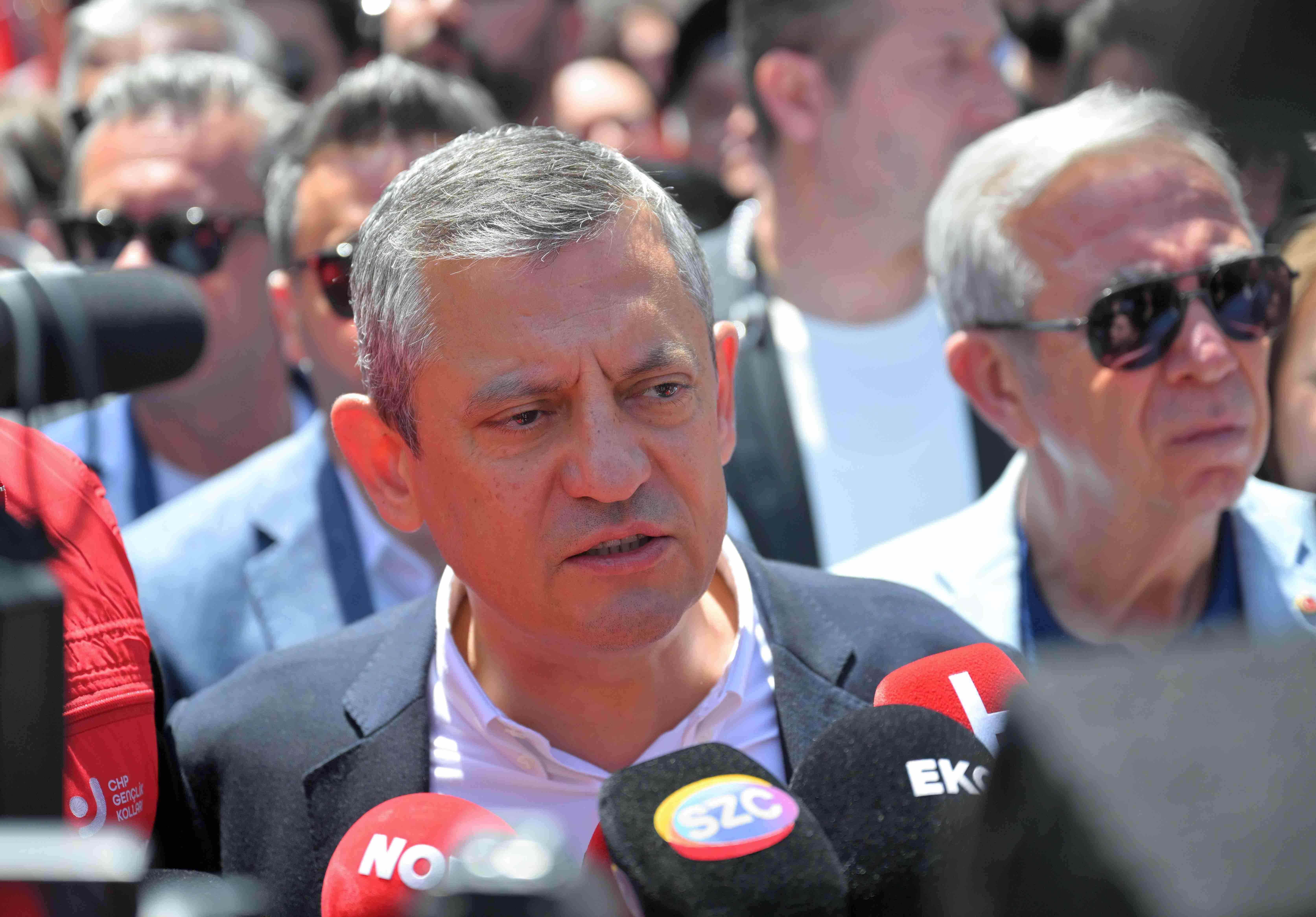 CHP leader joins youth march to urge democratic race