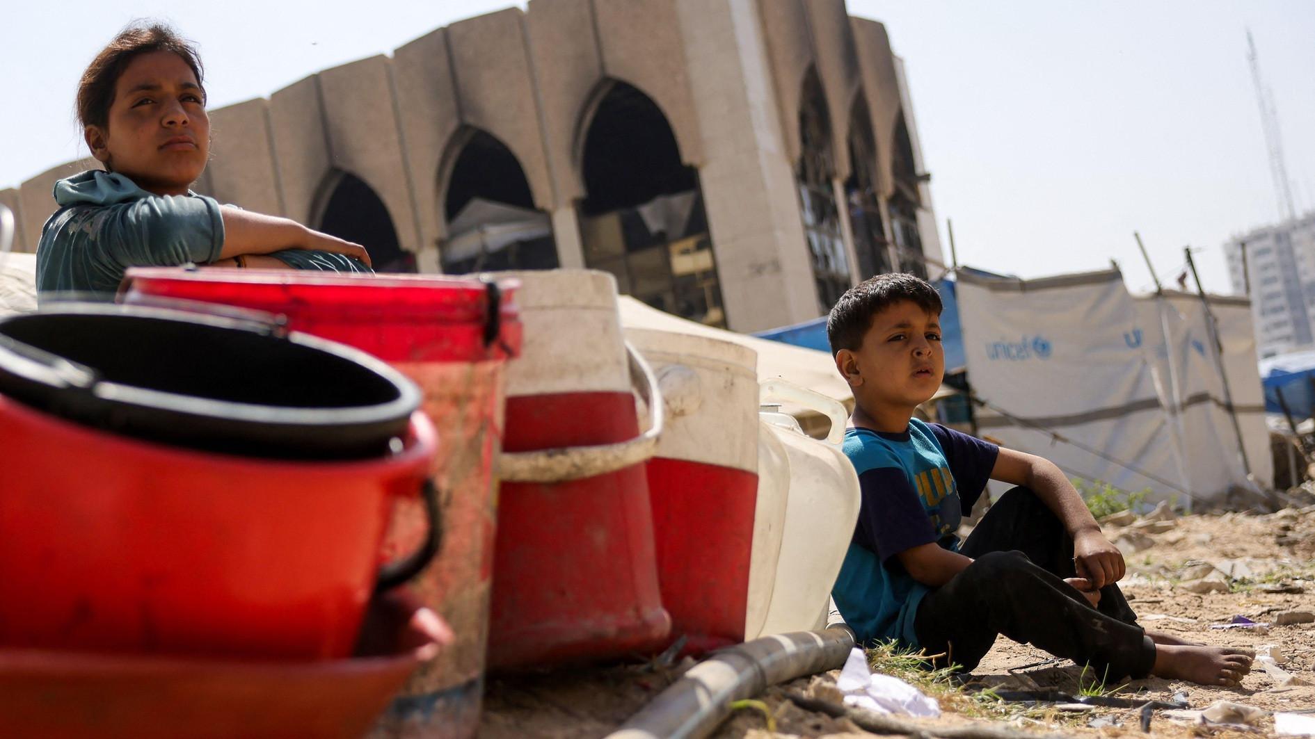 14,000 babies in Gaza could die in 48 hours without aid, UN warns
