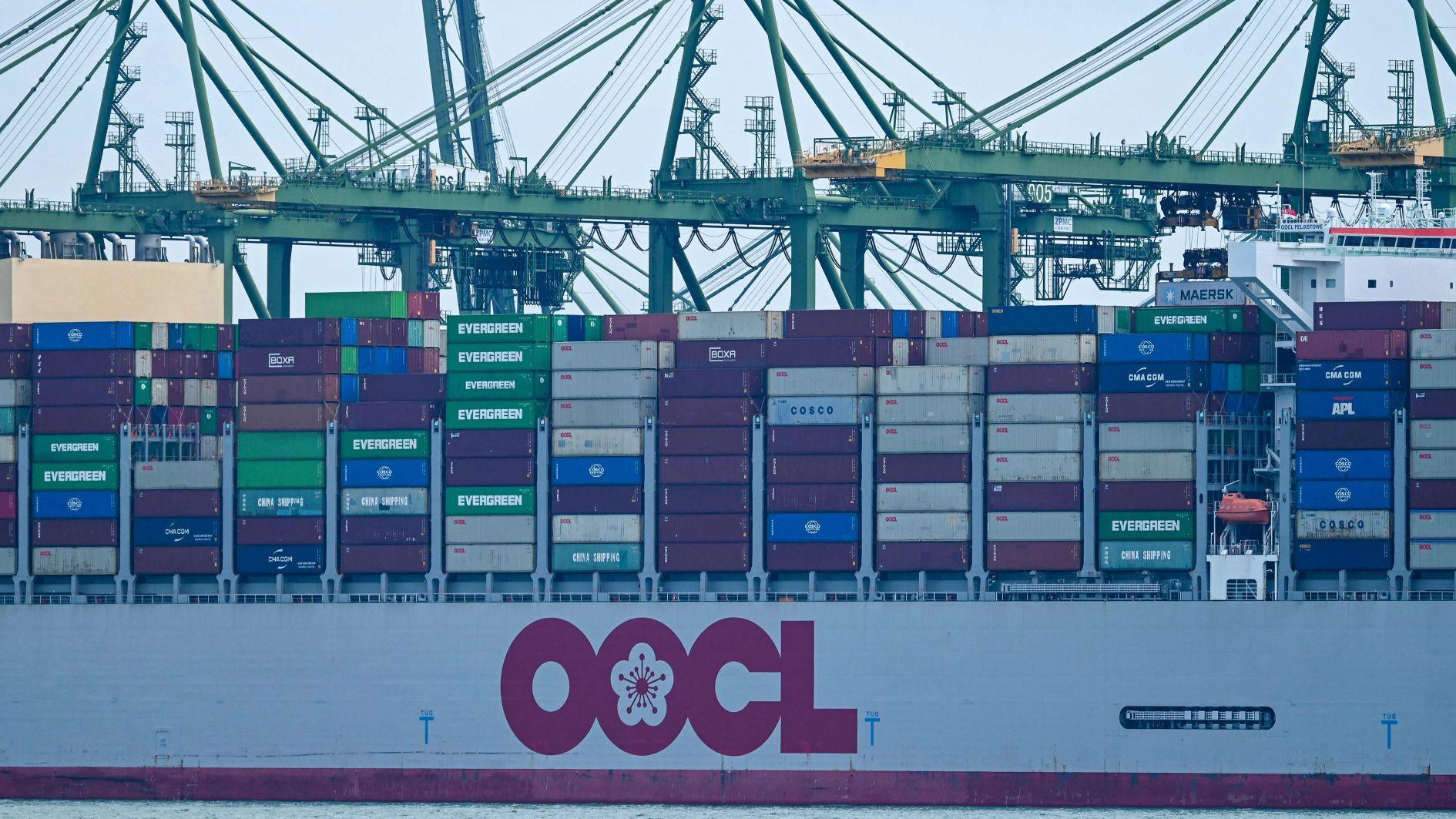 Singapore’s economy beats forecasts in first quarter