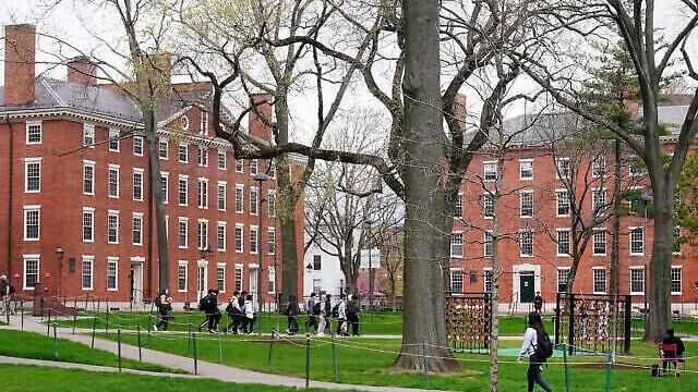 Trump administration revokes Harvards right to enroll foreign students