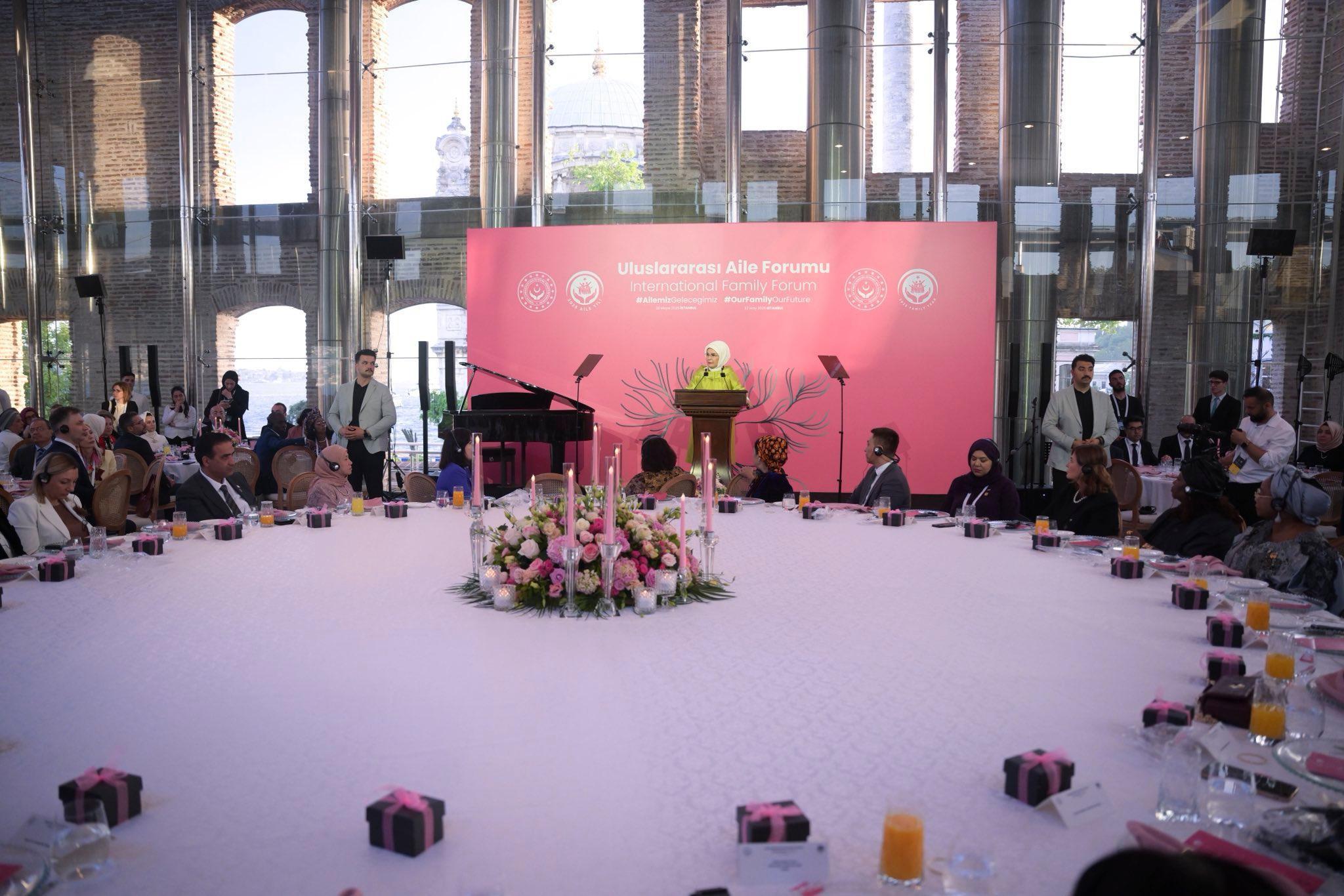 First lady calls for stronger family values at International Family Forum gala