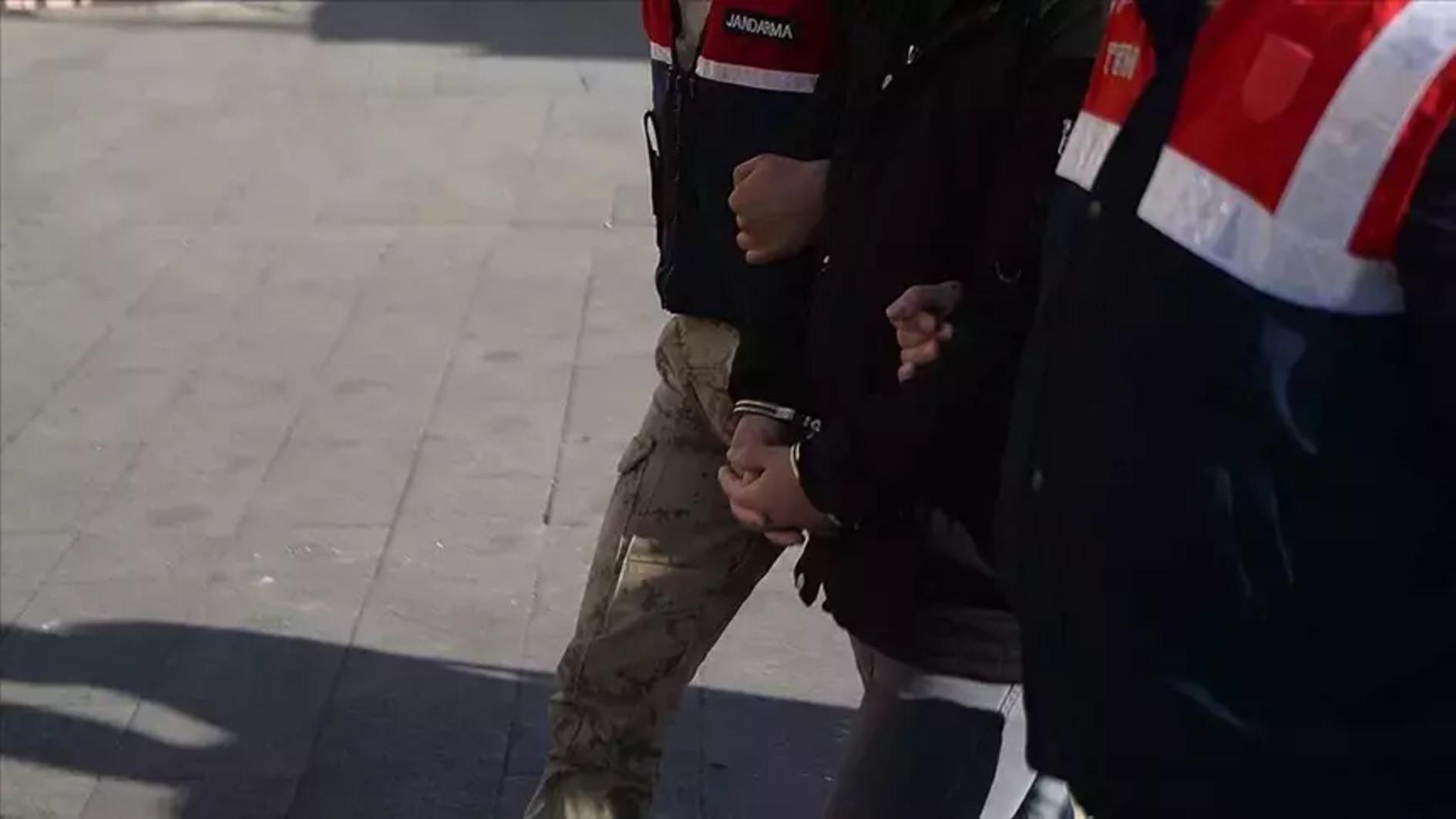 Dozens of soldiers, police officers detained over FETÖ ties