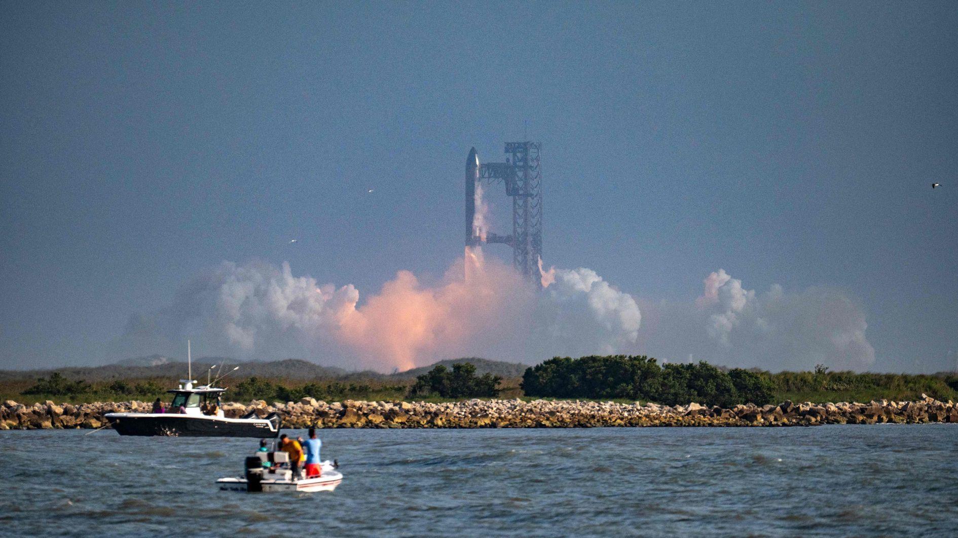 Starship megarocket blows up over Indian Ocean in latest bumpy test