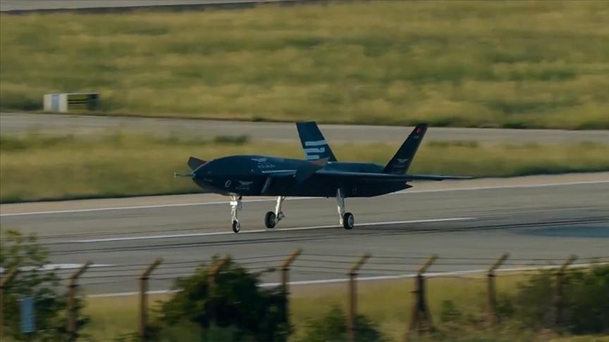 Kızılelma jet drone aces aggressive maneuver test