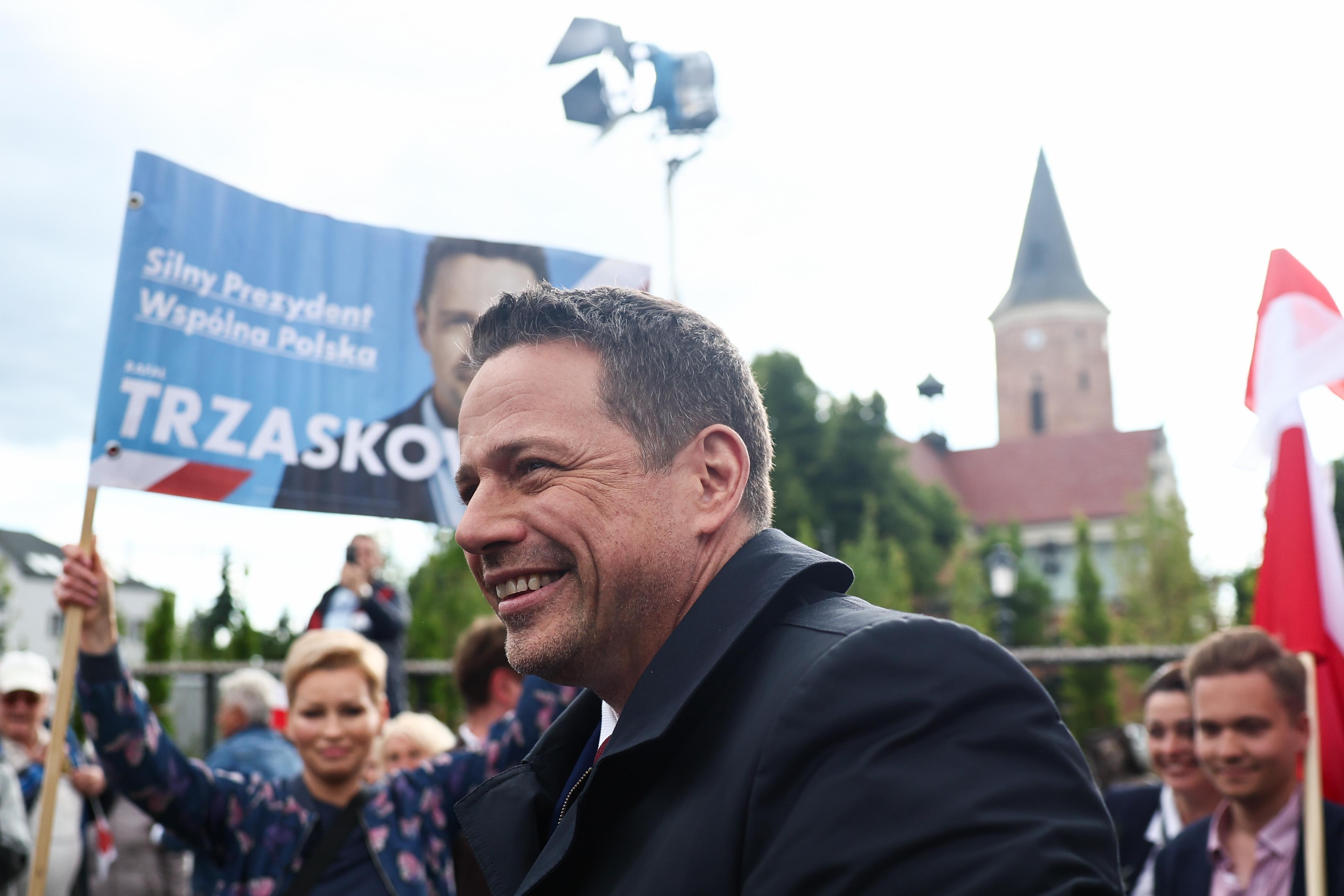 Rivals neck-and-neck ahead of Polands clash of civilizations vote