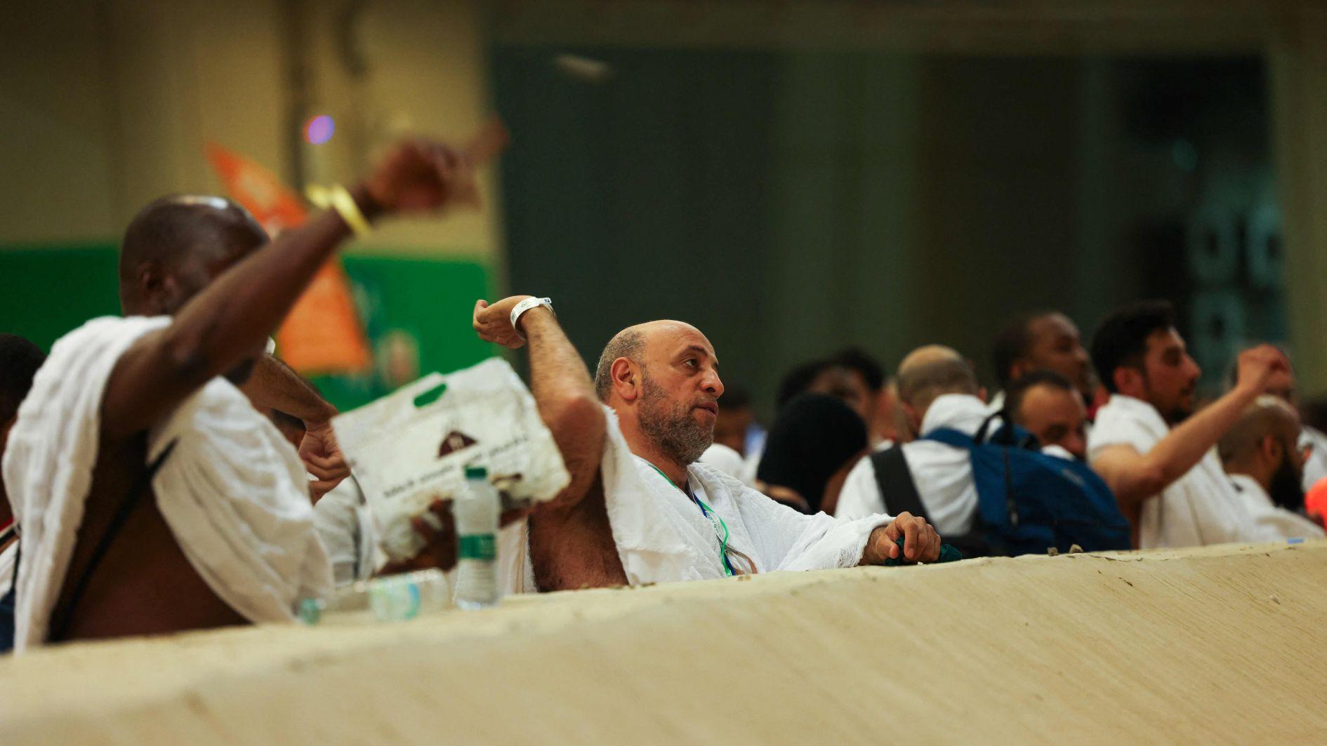 Muslim pilgrims stone the devil as Hajj nears end