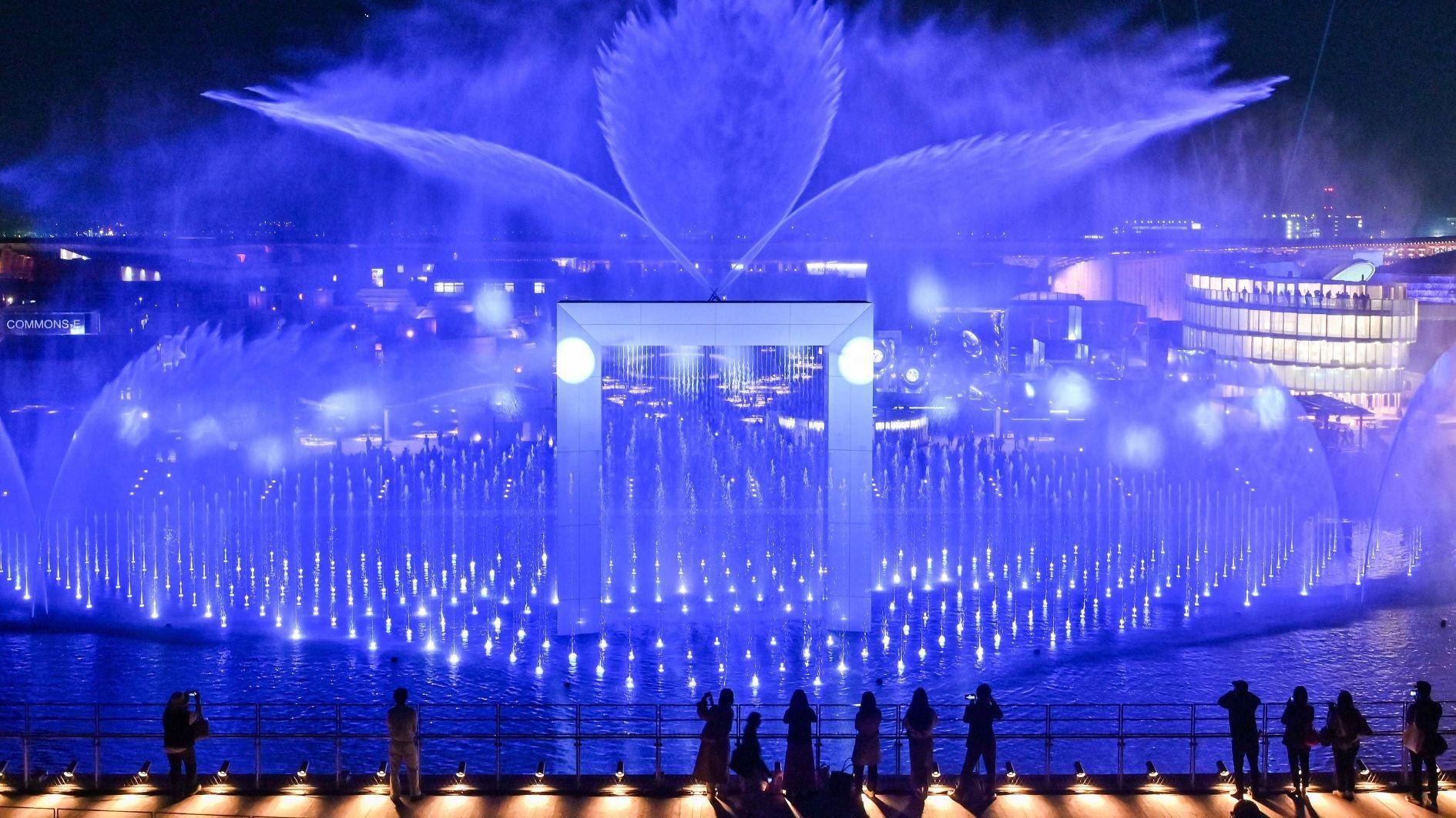 Bacteria cancels water shows at Japans World Expo