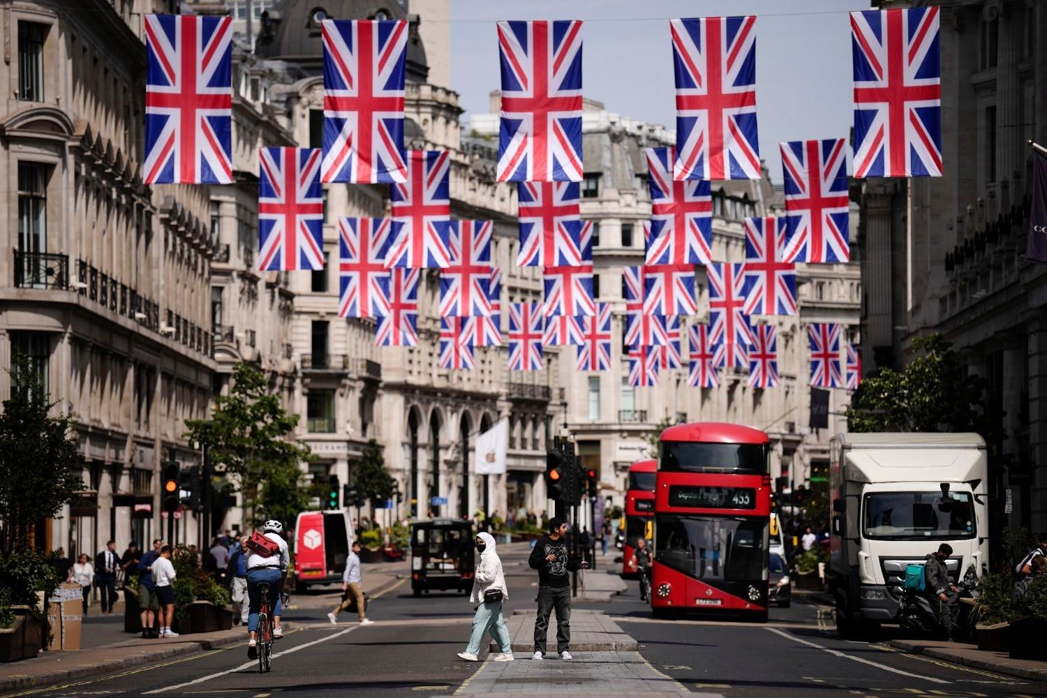 UK unemployment rises to near four-year high of 4.6 percent