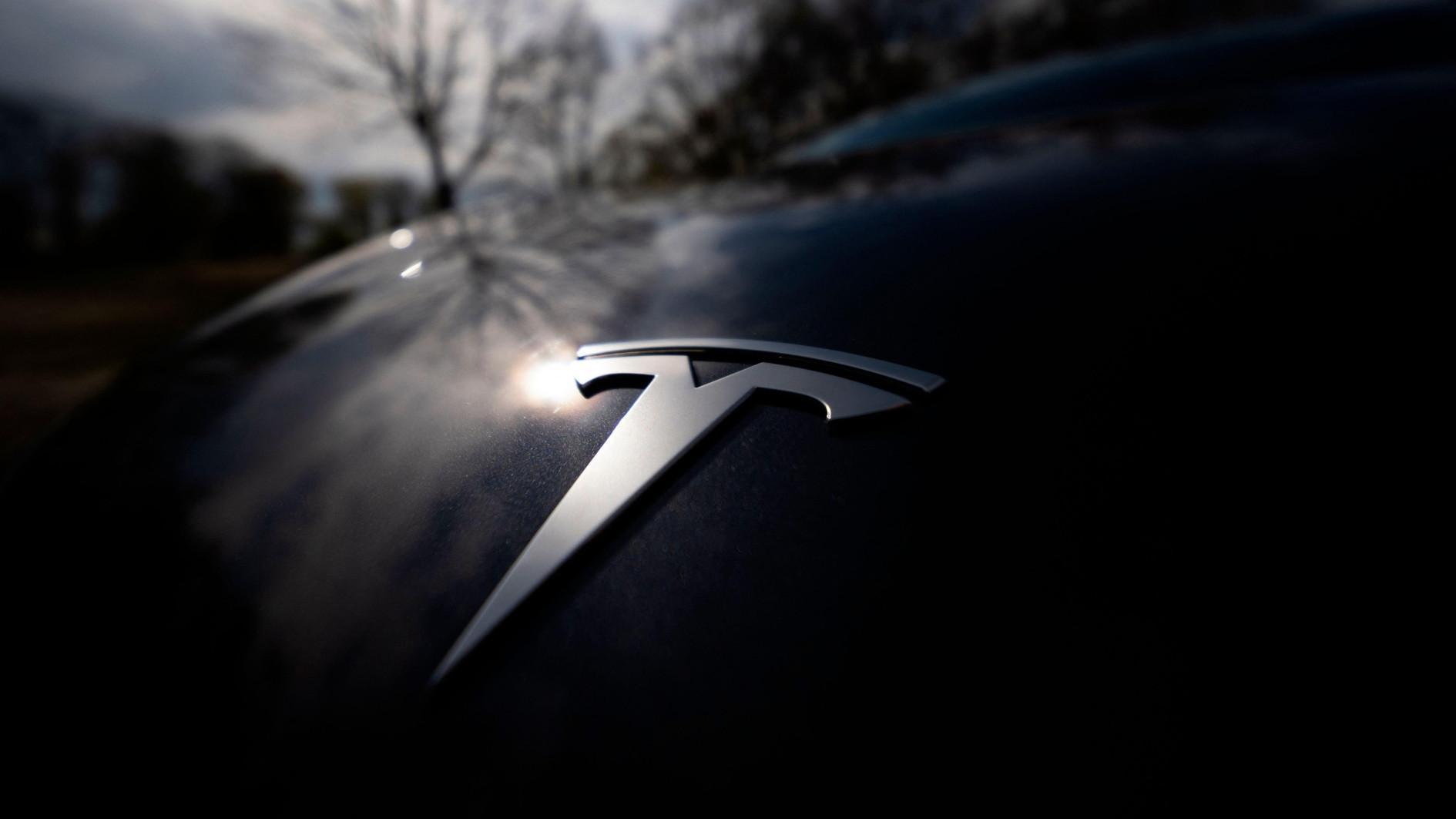 French Tesla customers sue over brand becoming extreme right