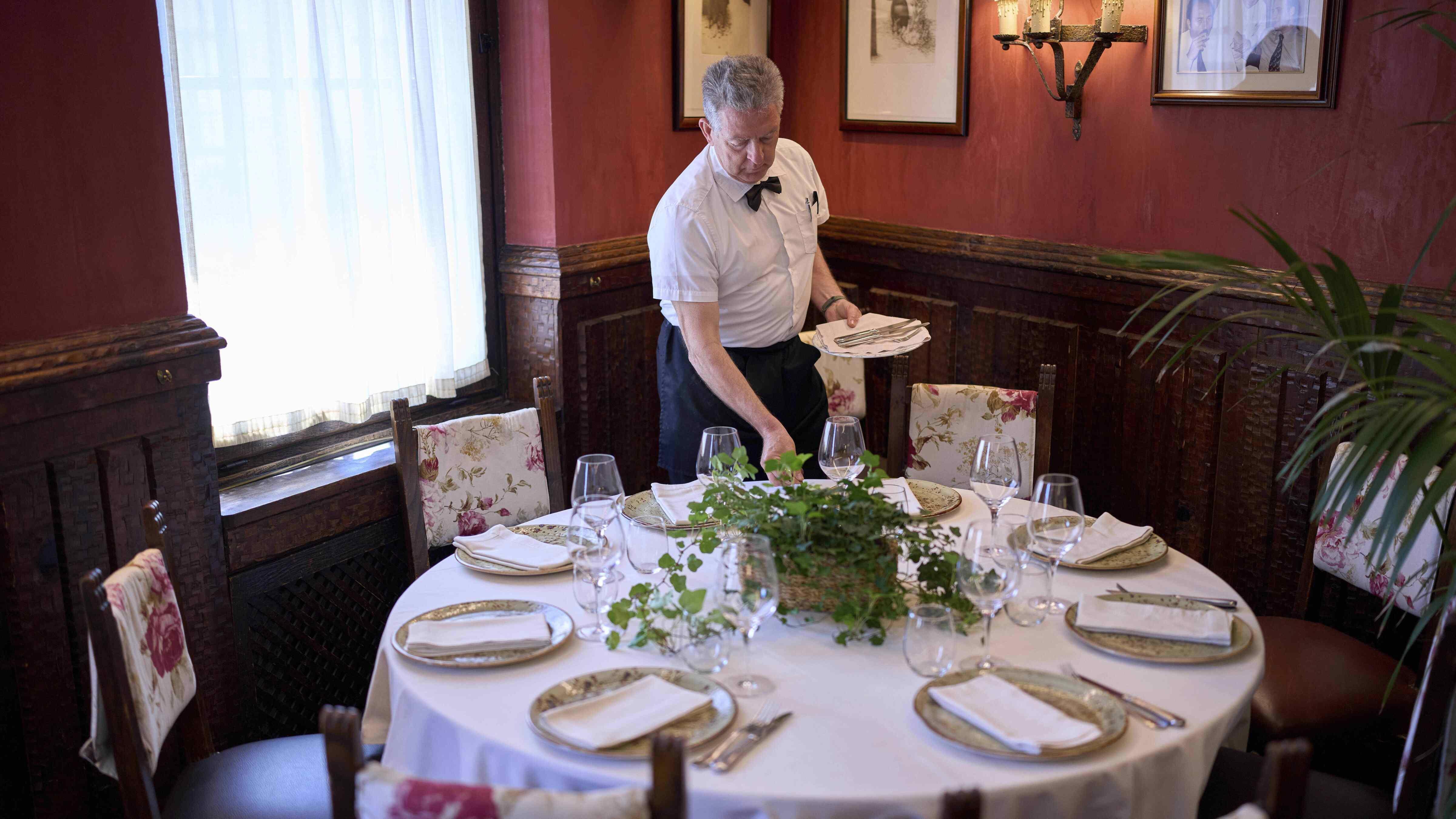 Madrid’s historic restaurants clash to get the ‘oldest’ title