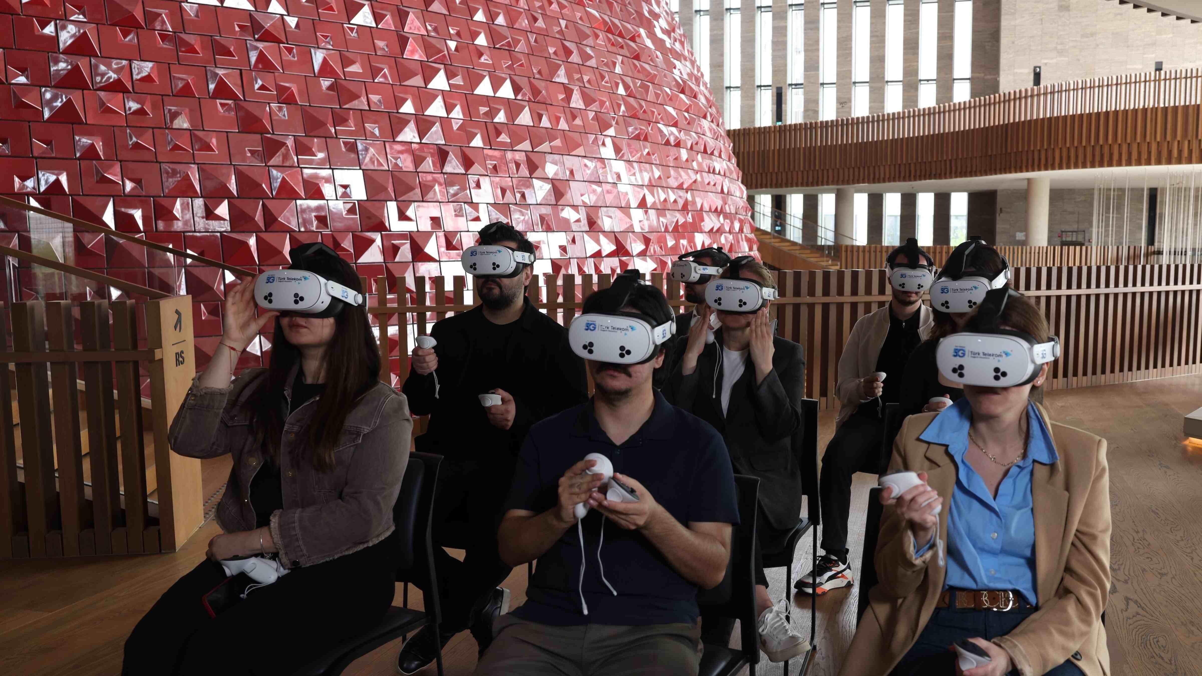 Türk Telekom launches 5G-powered art experience at AKM