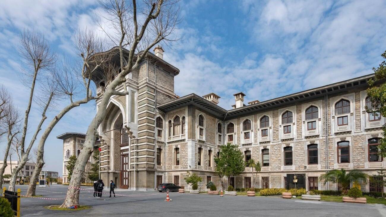 Few yet resolute, graduates of top high school choose Türkiye