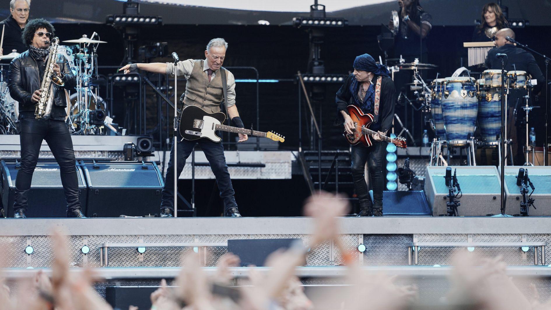 Bruce Springsteens Berlin concert echoes with history