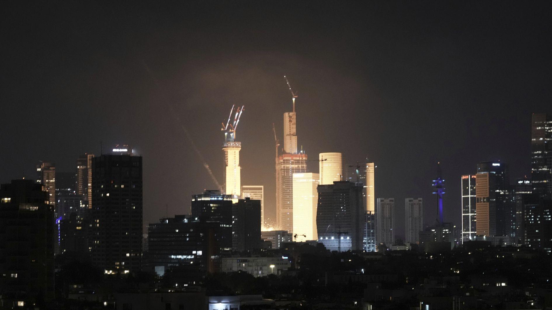 Iran launches new wave of missile attacks on Israel