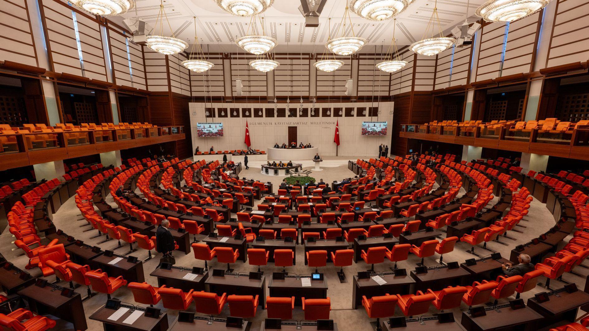 Parliament OKs deputy speakers for ongoing terms second half
