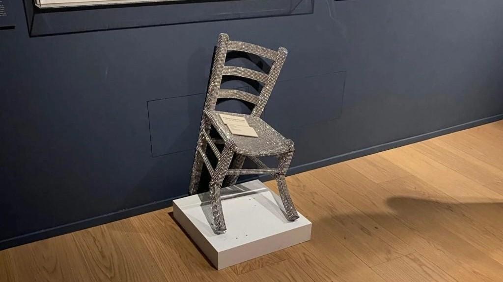 Italy museum hunts for tourists in viral chair-smashing video