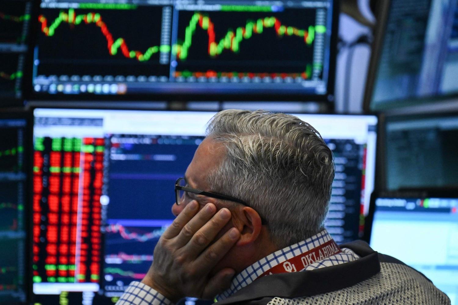 Oil edges down, stocks mixed but Mideast war fears elevated