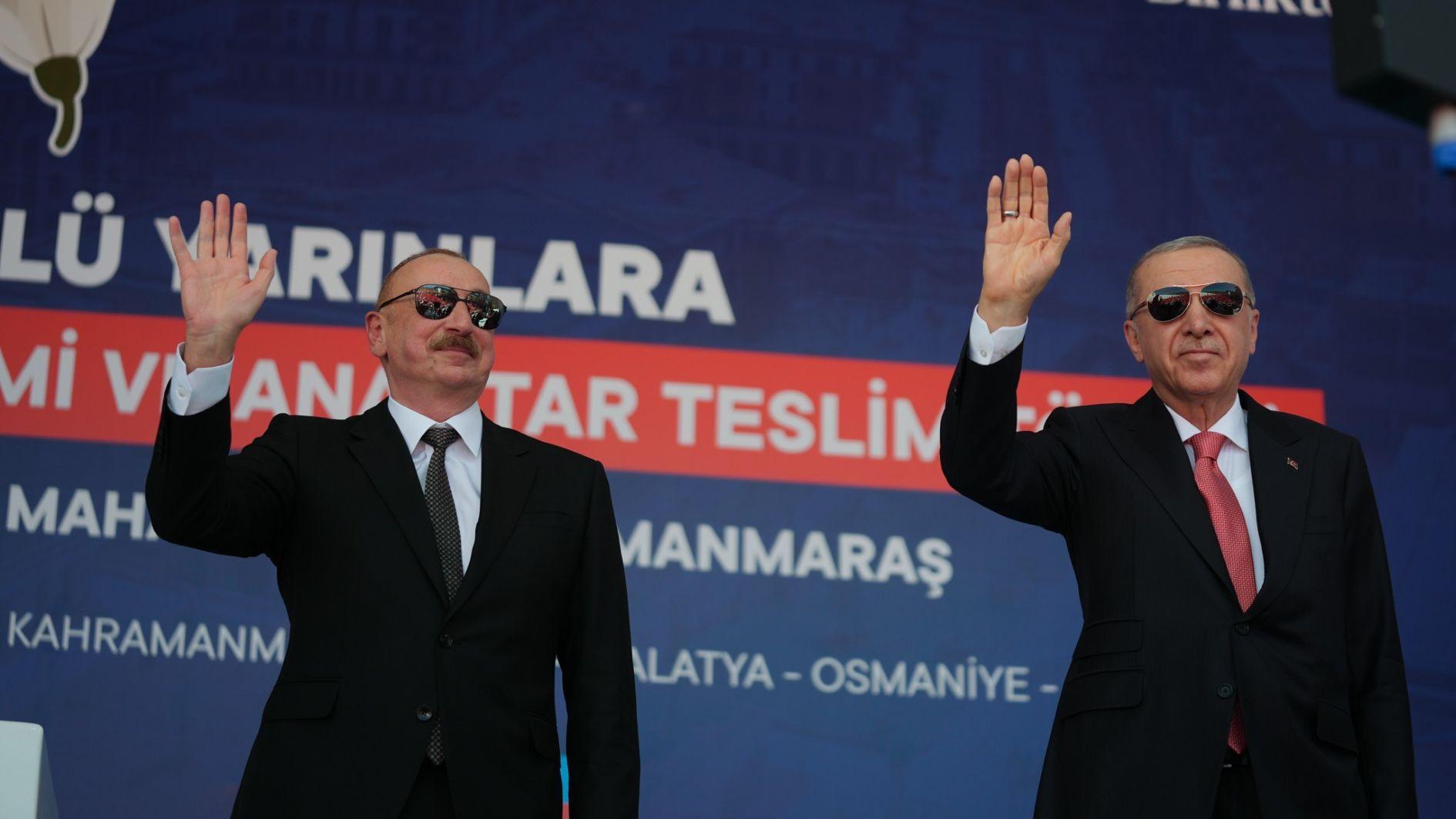 Erdoğan, Aliyev hail quake housing as symbol of brotherhood