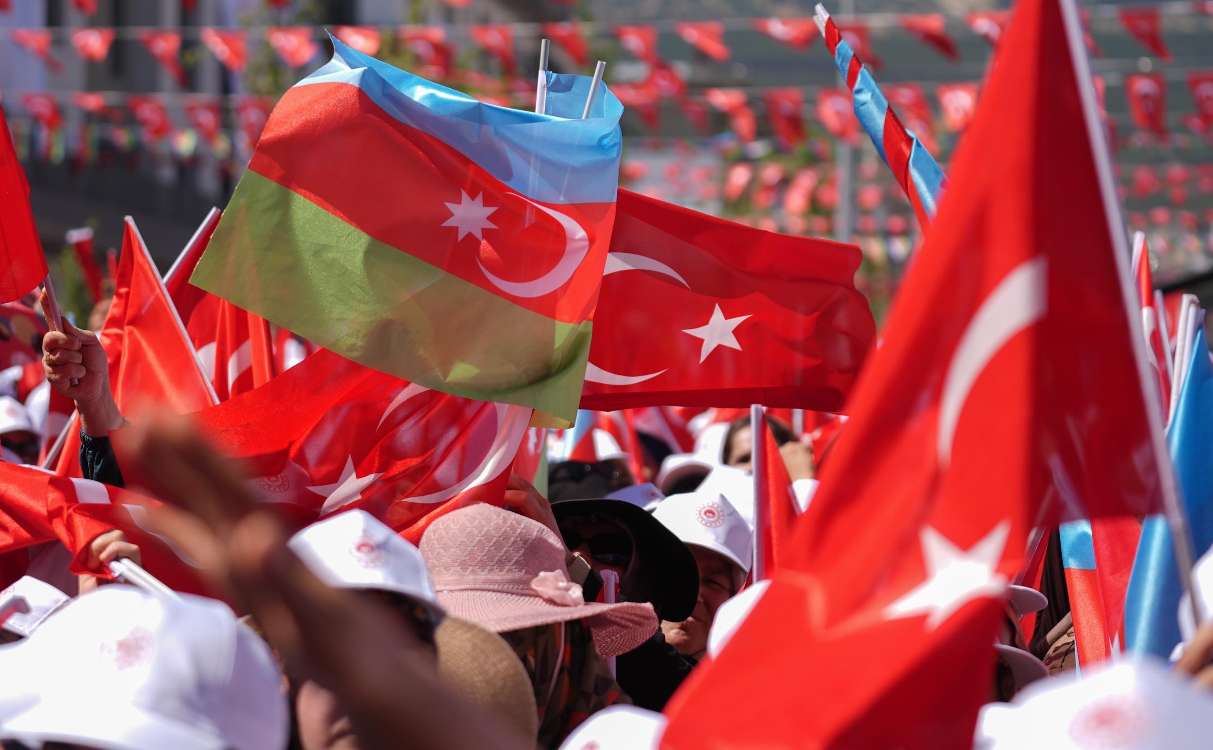 Azerbaijan’s president praises unity, brotherhood with Türkiye