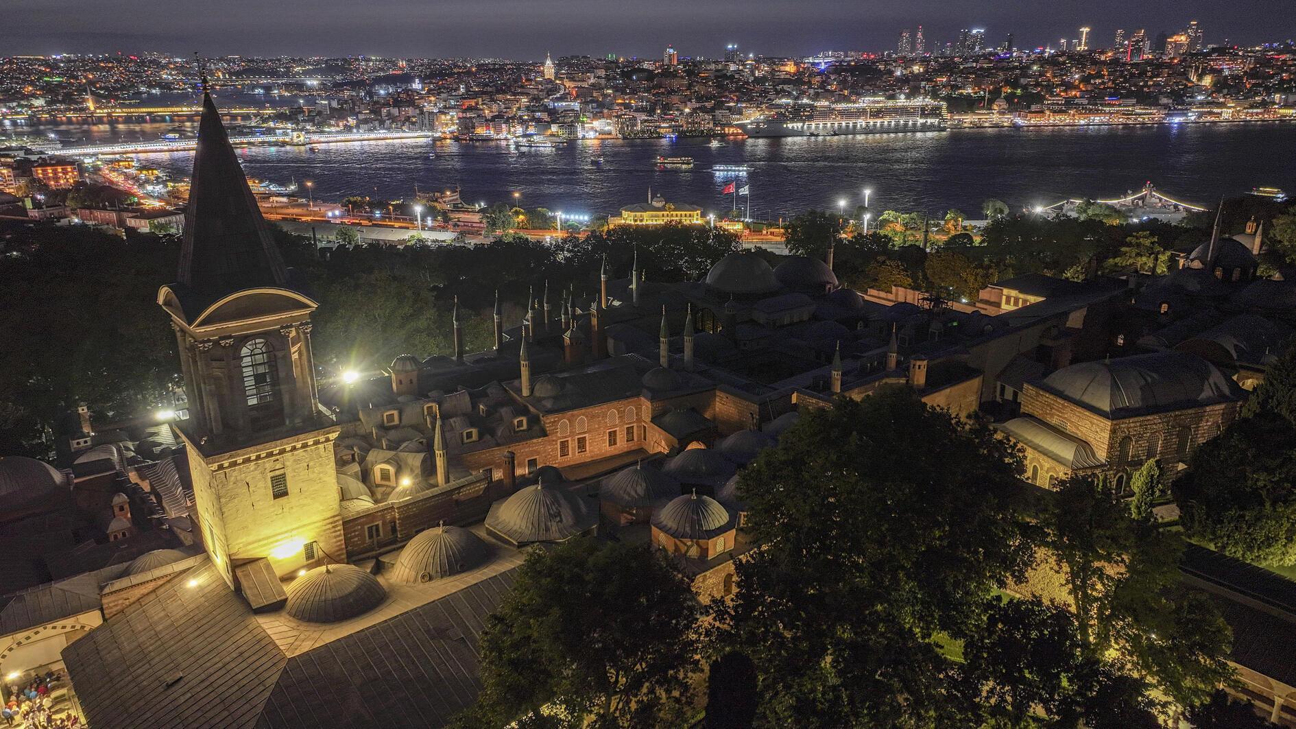 Topkapı Palace open for night visits
