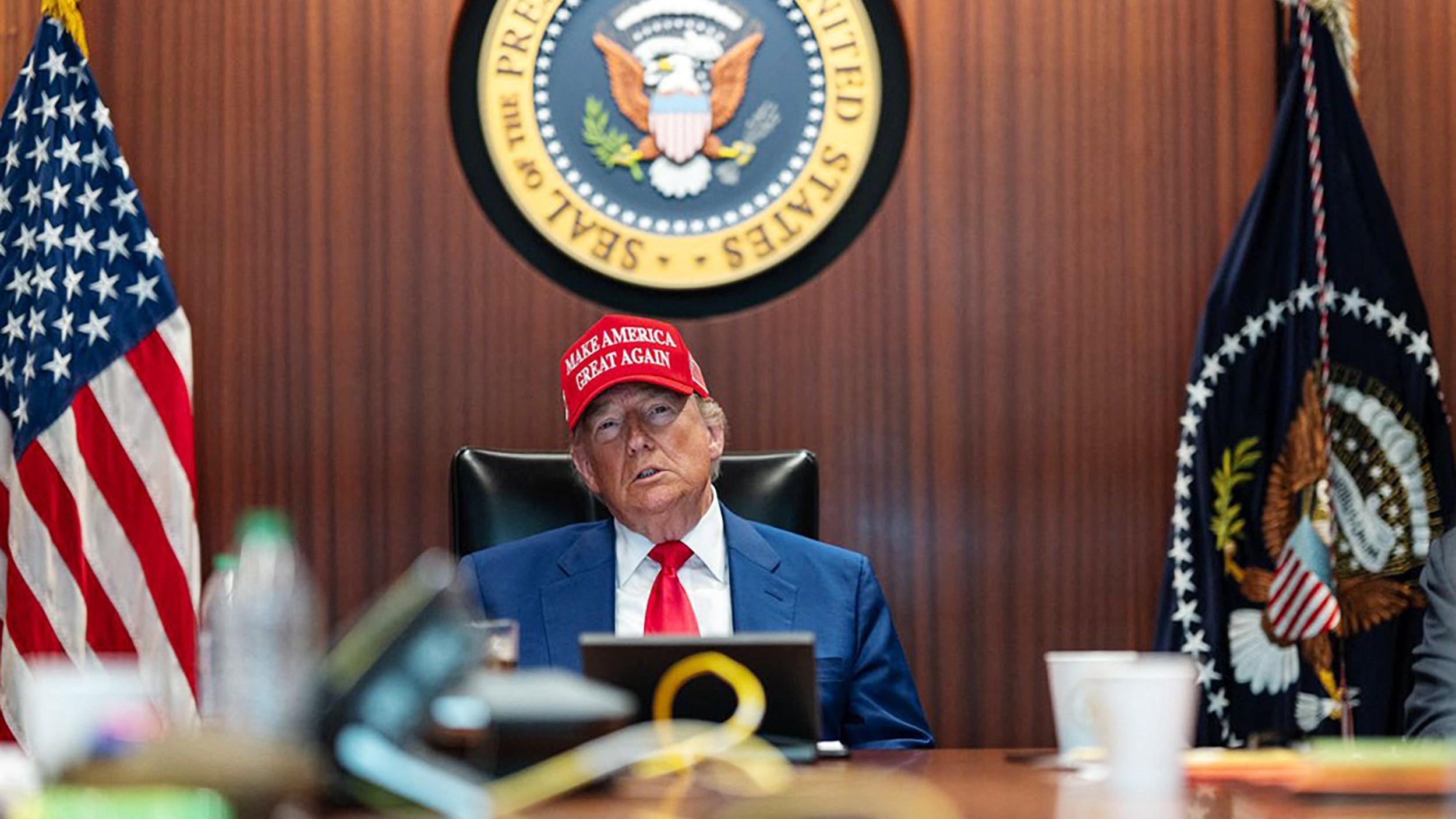 Trump mulls regime change in Iran