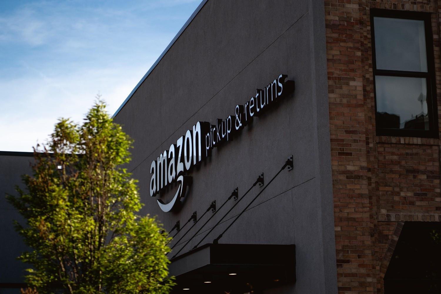 Amazon to invest 40 billion pounds in UK over 3 years