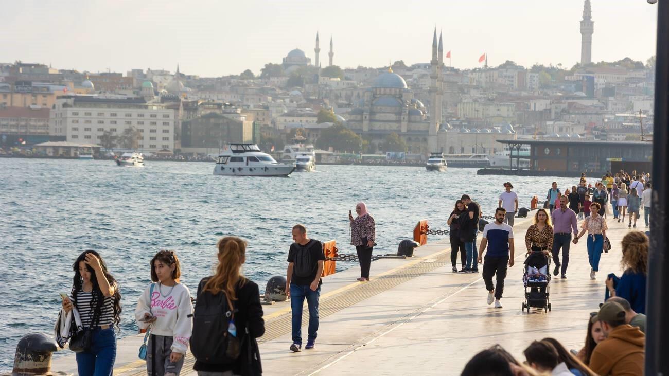 Istanbul to impose fines for loud music in public areas