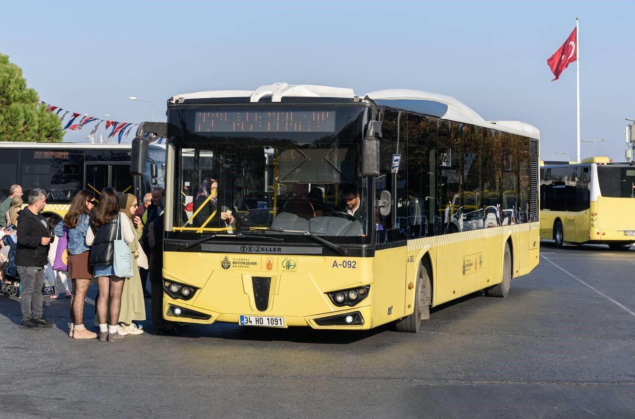 Iconic Istanbul bus line shortens after decades of service