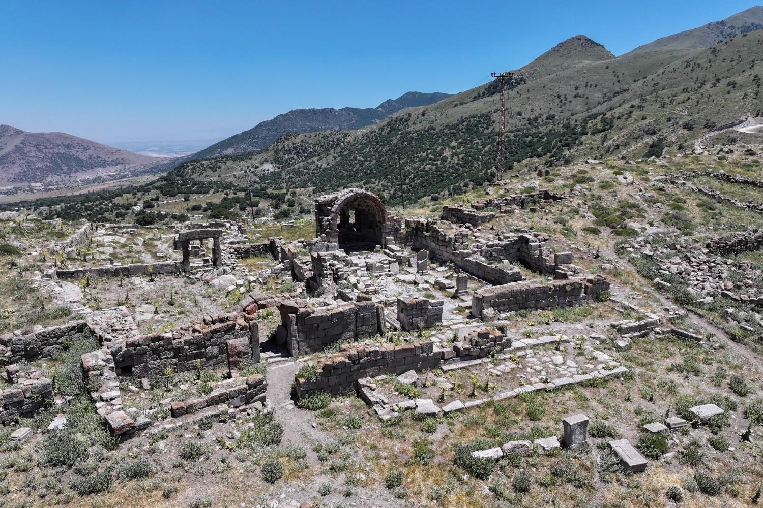 Discoveries shed light on early settlements at Karaman’s ‘Binbir Kilise’ site