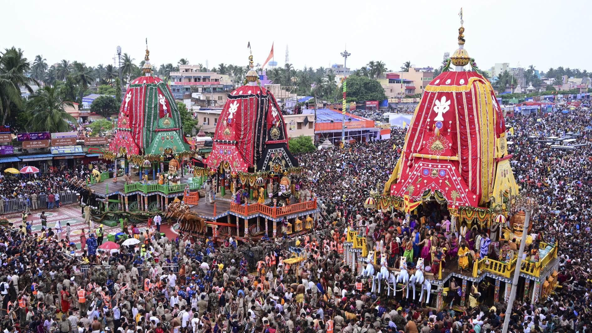 Festival stampede kills three near Indian temple