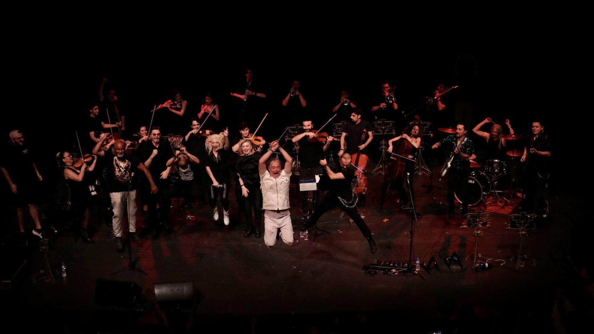 Senforock blends rock and symphony for over a decade