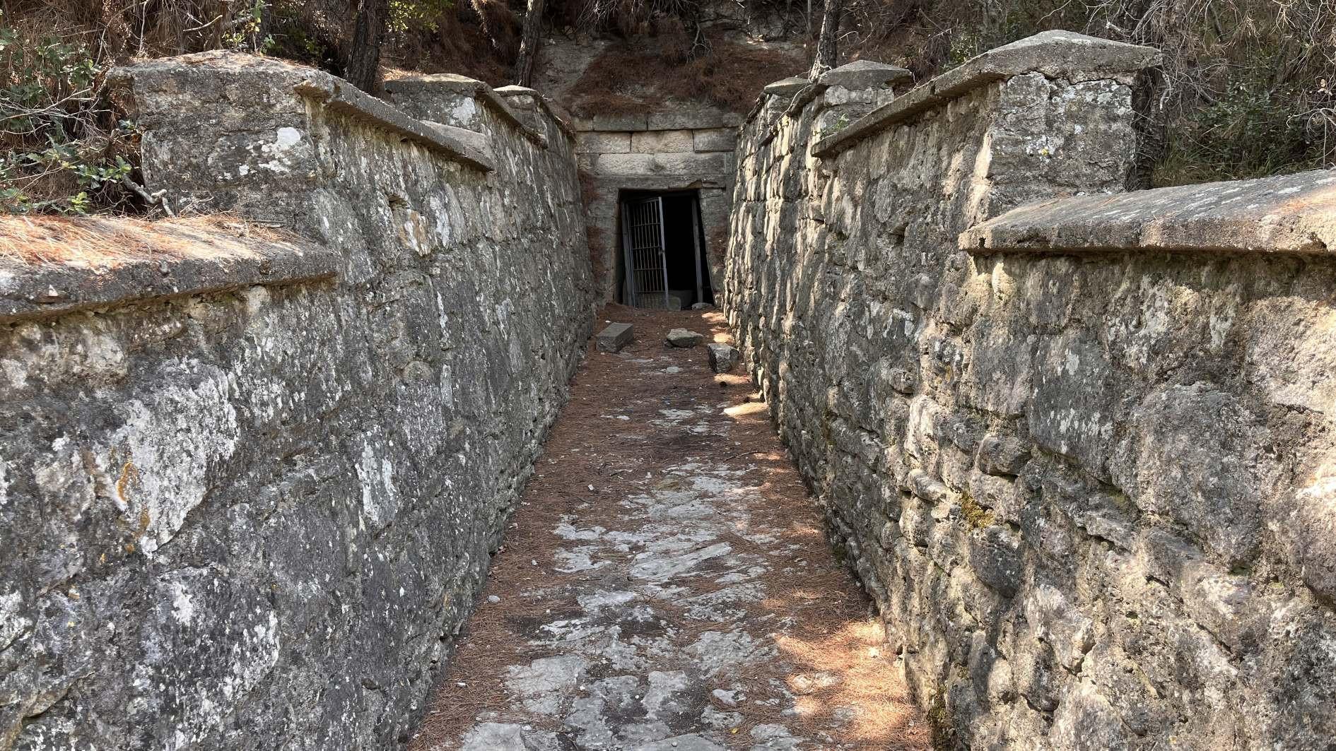 Dardanos Tumulus under renewed examination