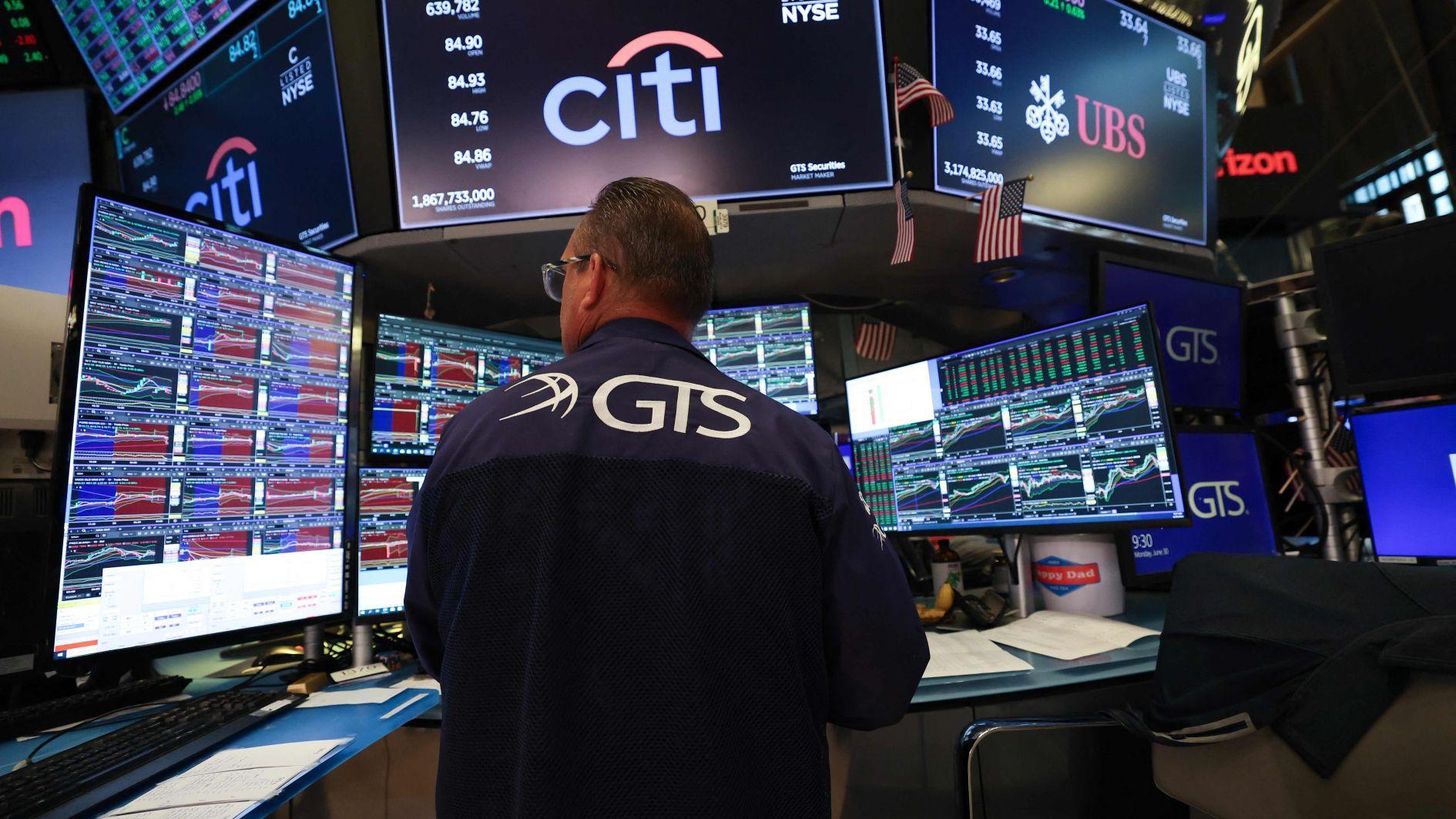 US government’s growing debt worrying financial markets