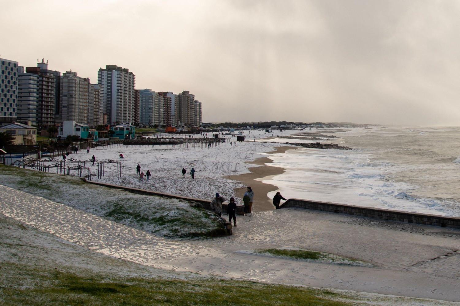 Record cold grips Argentina, Chile and Uruguay