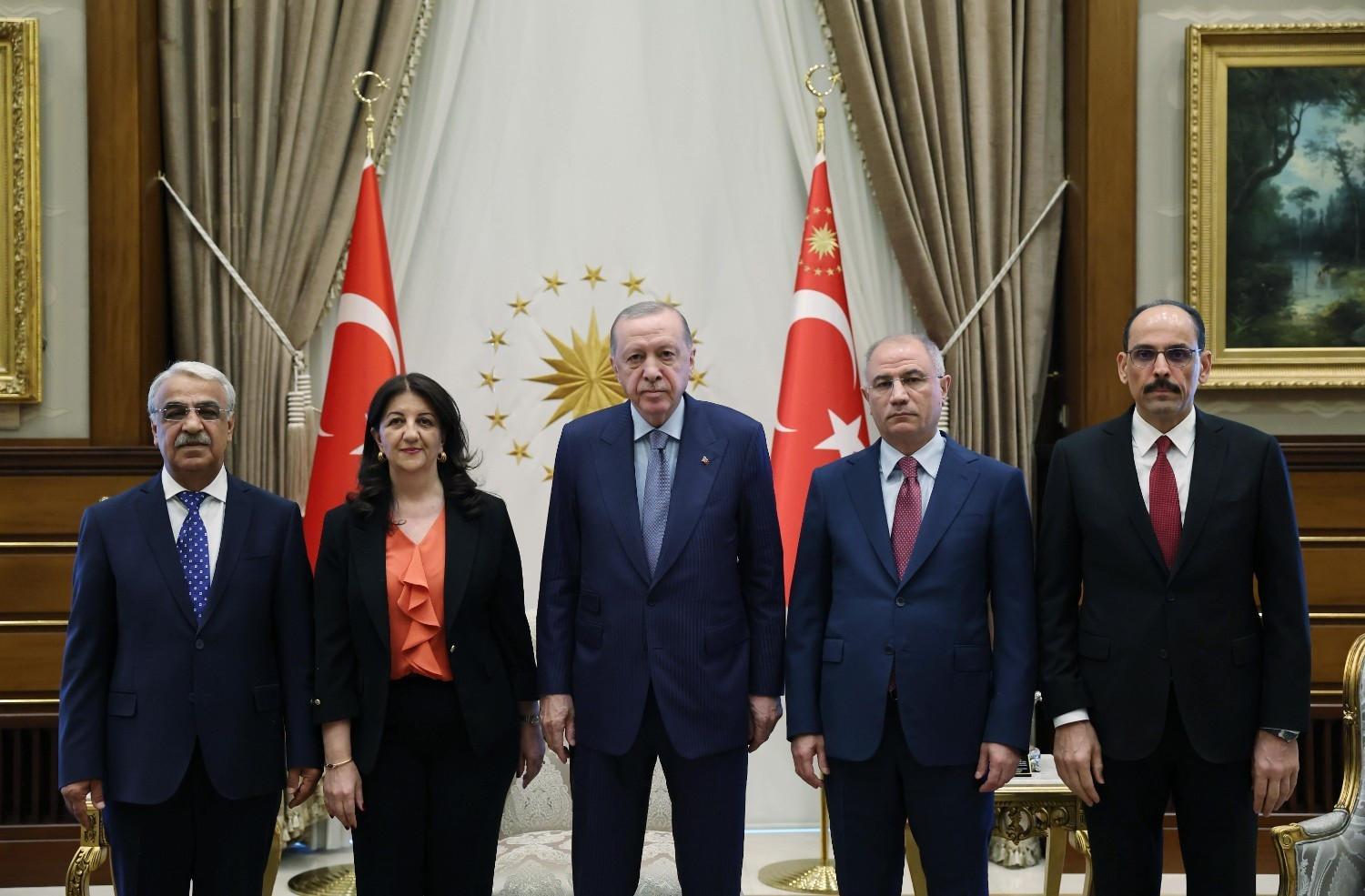 Erdoğan meets DEM Party MPs as PKK prepares to disarm