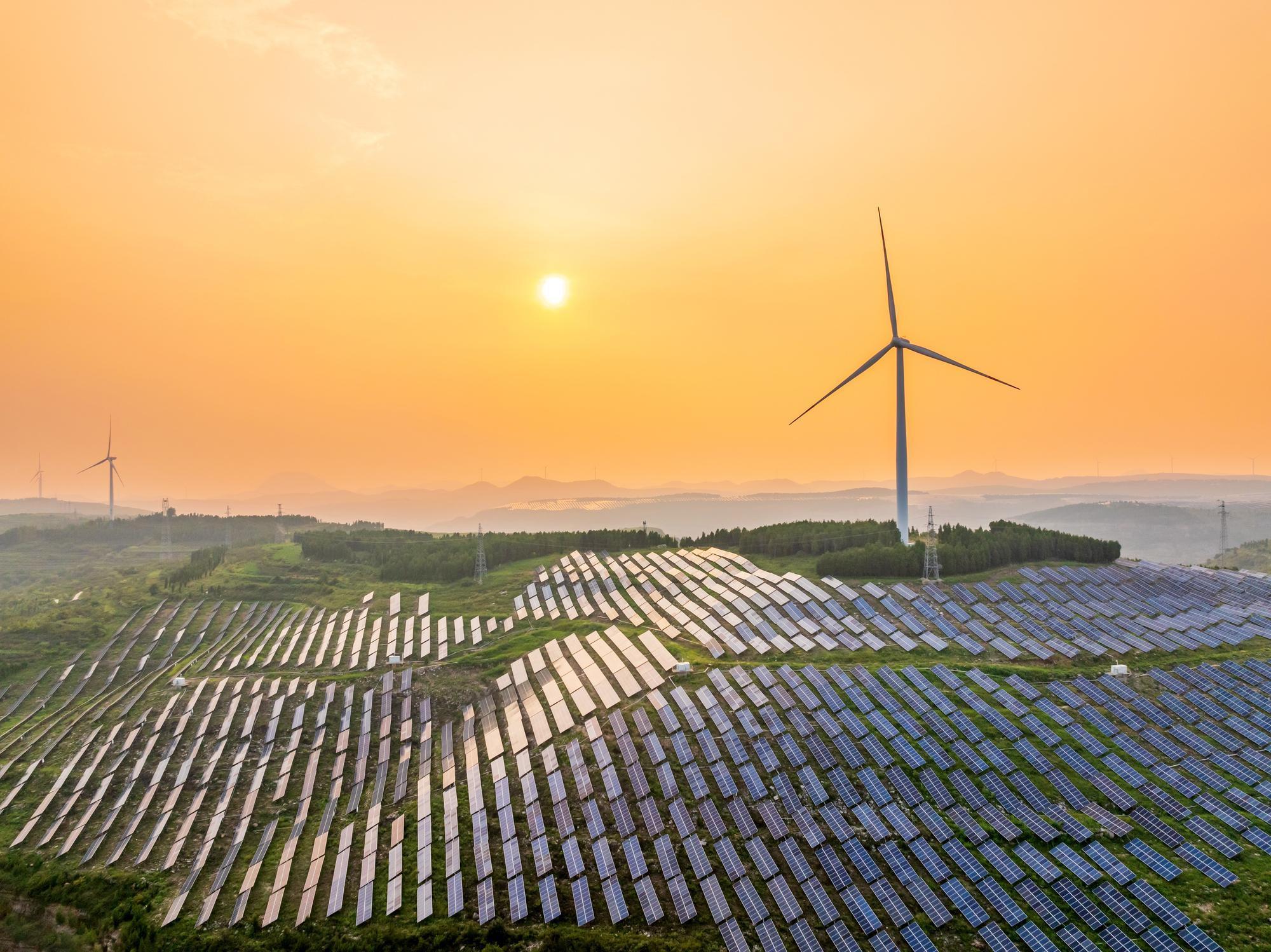China accelerating renewable energy building spree: Report