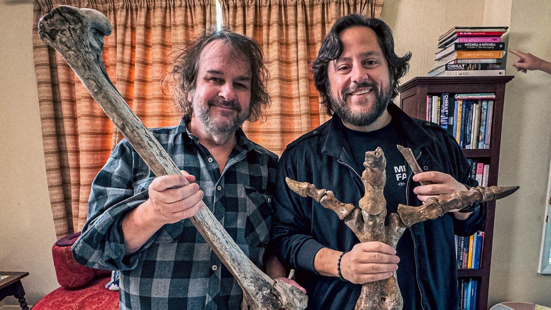 Peter Jackson backs bid to revive extinct moa