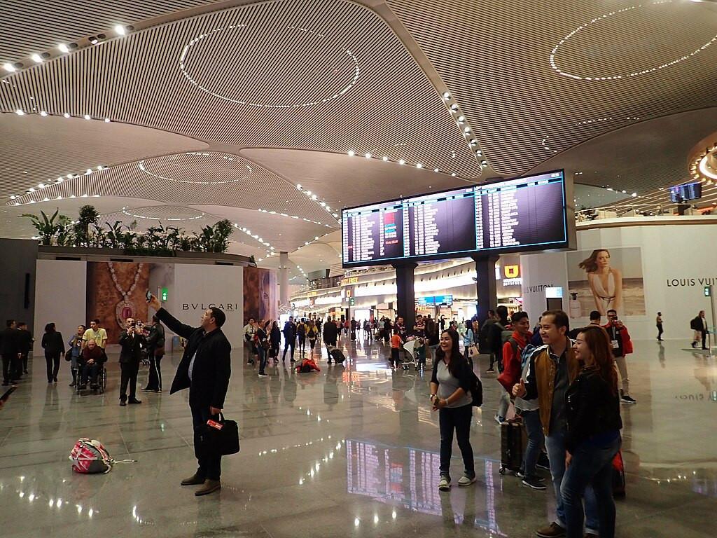 Türkiyes air passenger traffic hits 108.8 mln in first half of 2025