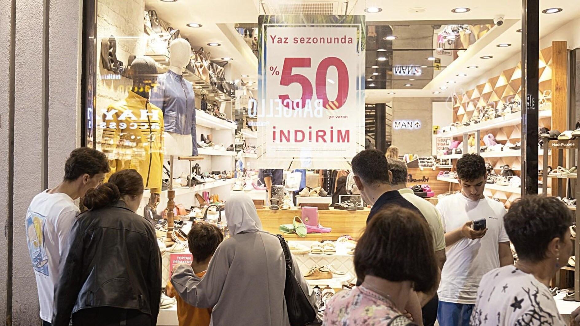 Retail sales increase nearly 18 percent year-on-year in May