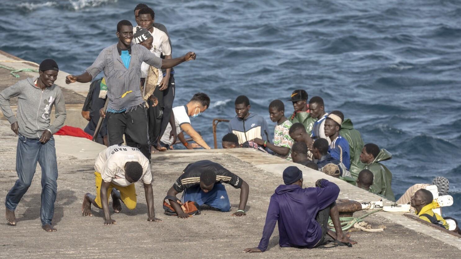 Several hurt in anti-migrant unrest in Spanish town