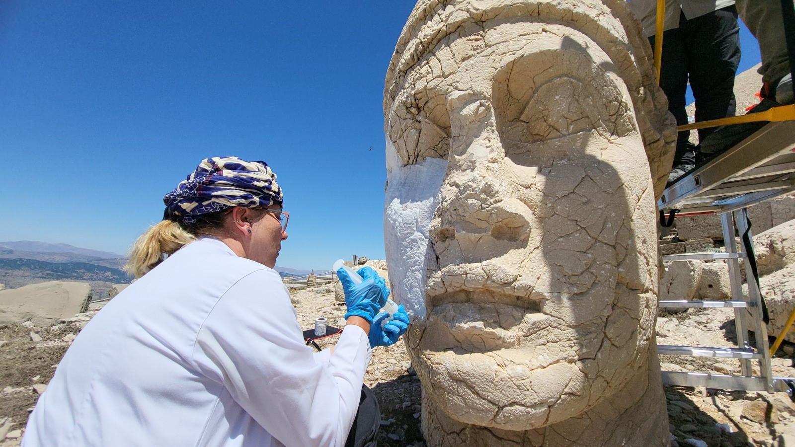 Nemrut statues to be preserved with nano-lime method
