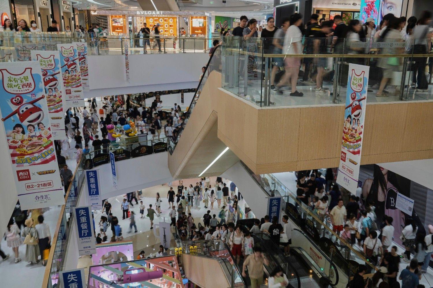 China mulls economy-boosting measures to tackle challenges