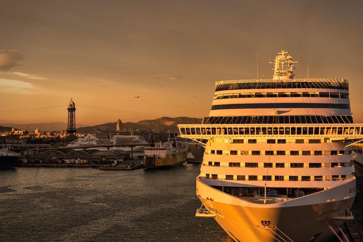 Tourist magnet Barcelona to cut cruise ship capacity