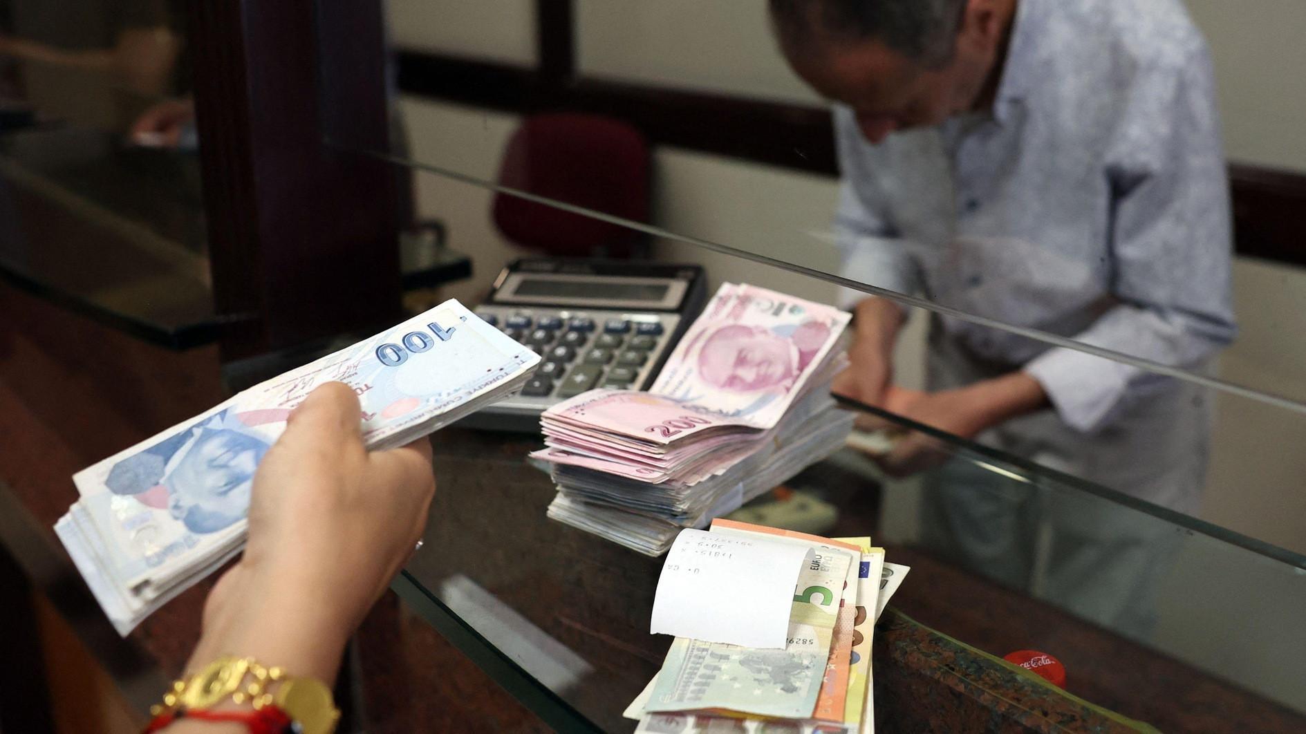 External assets increase to reach $362.5 billion in May