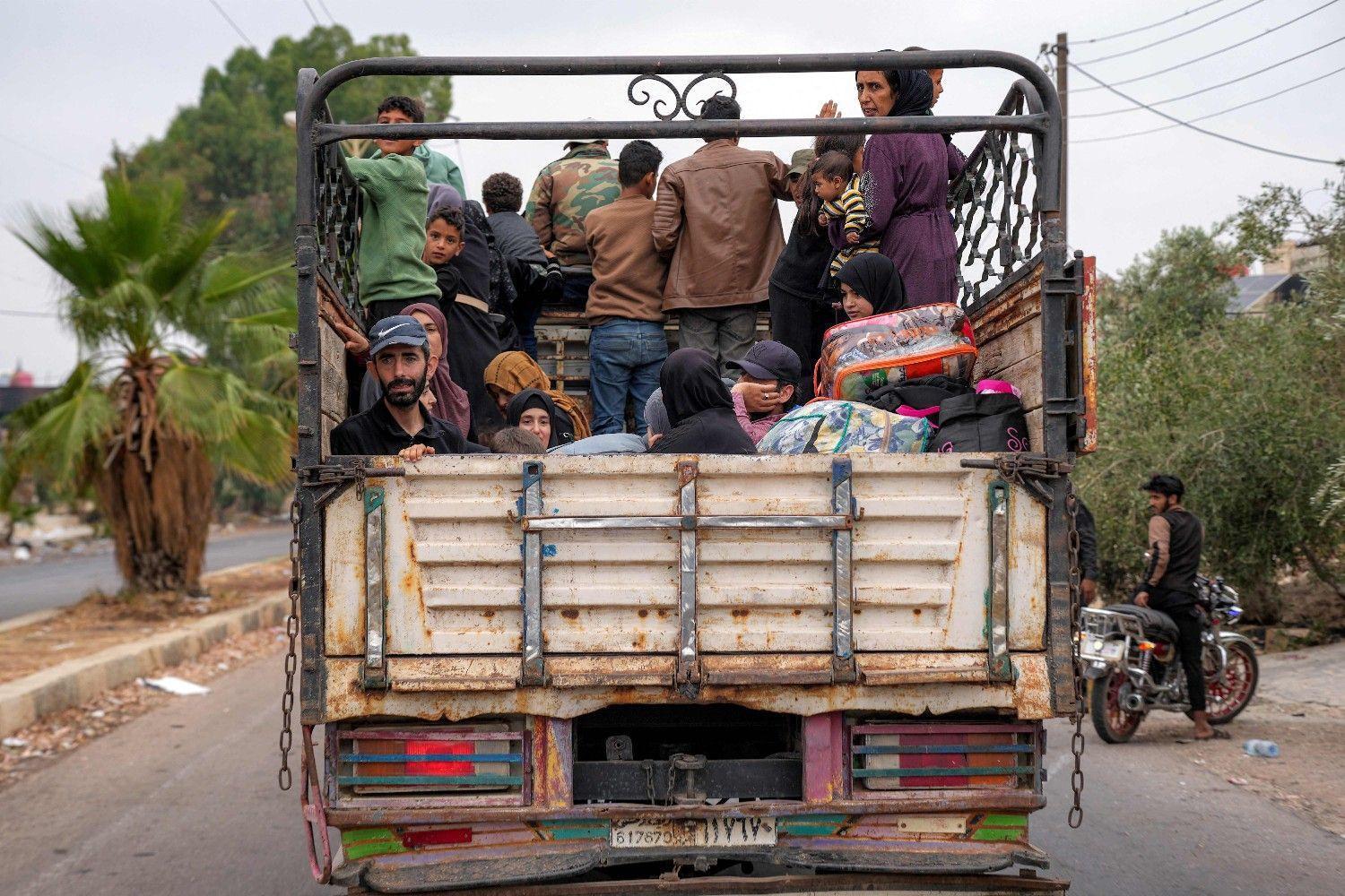 Syria evacuates Bedouin from Druze-majority Sweida