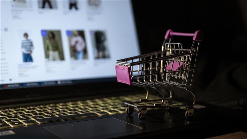 Overseas online shopping breaks record despite tax hikes