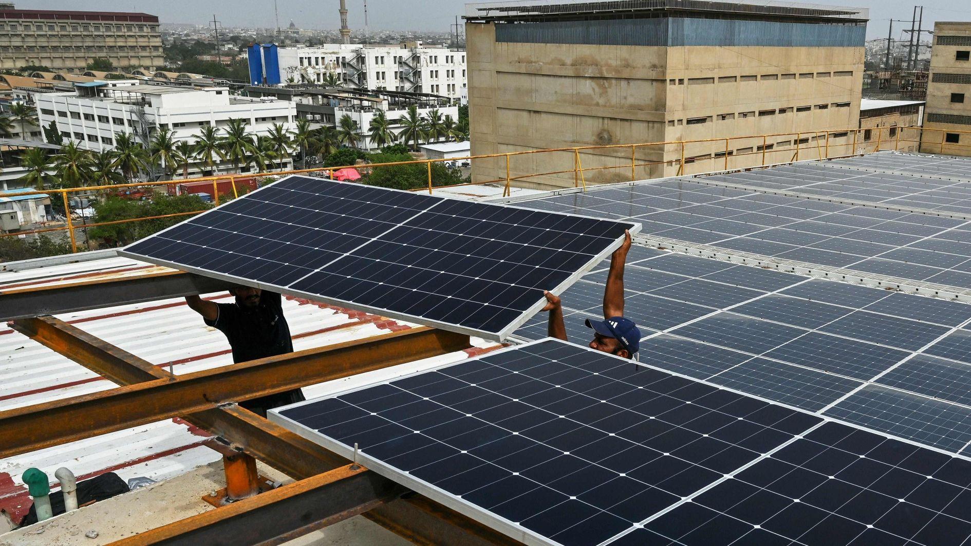 Pakistans quiet solar rush puts pressure on national grid