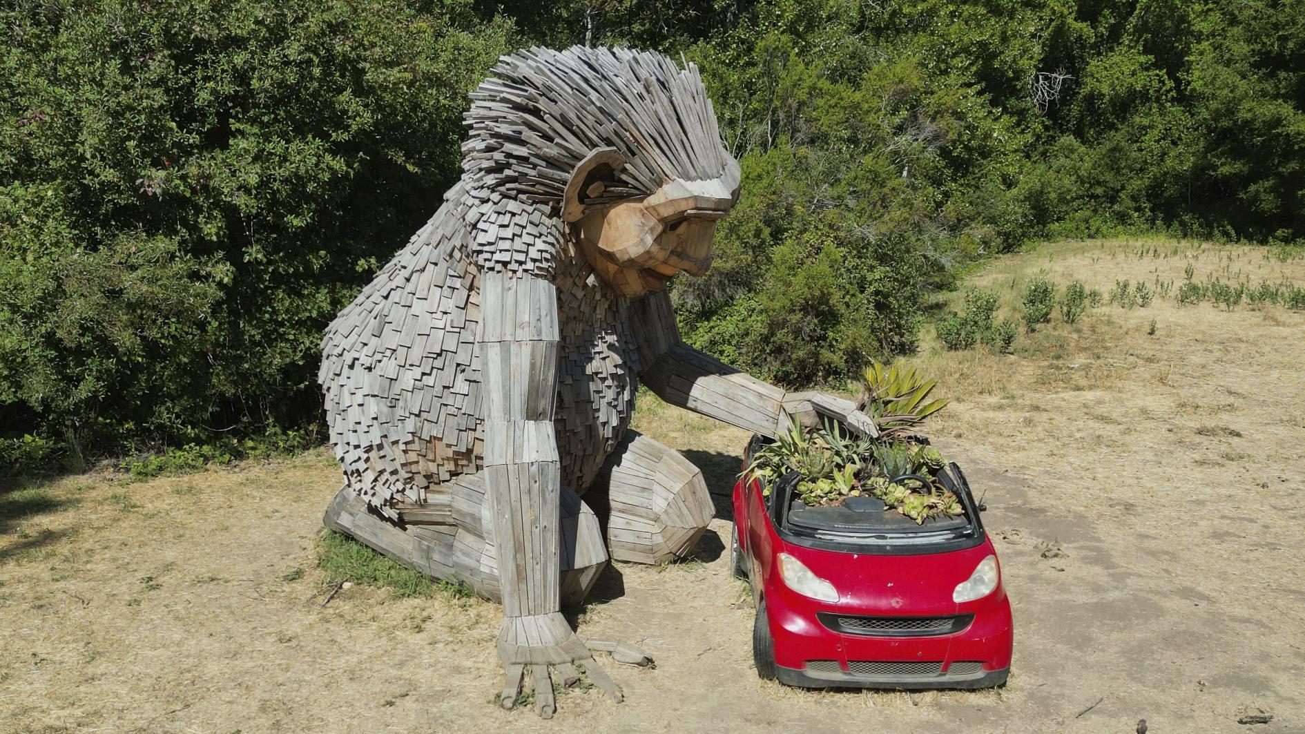 Giant trolls have message for humans