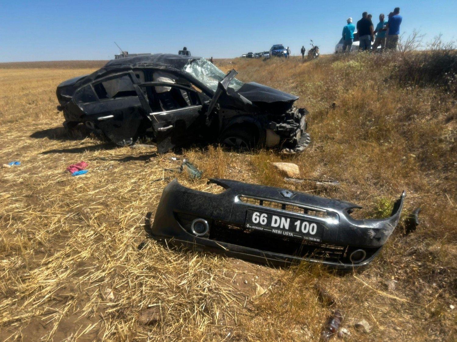 Road crash kills district mayor in central city